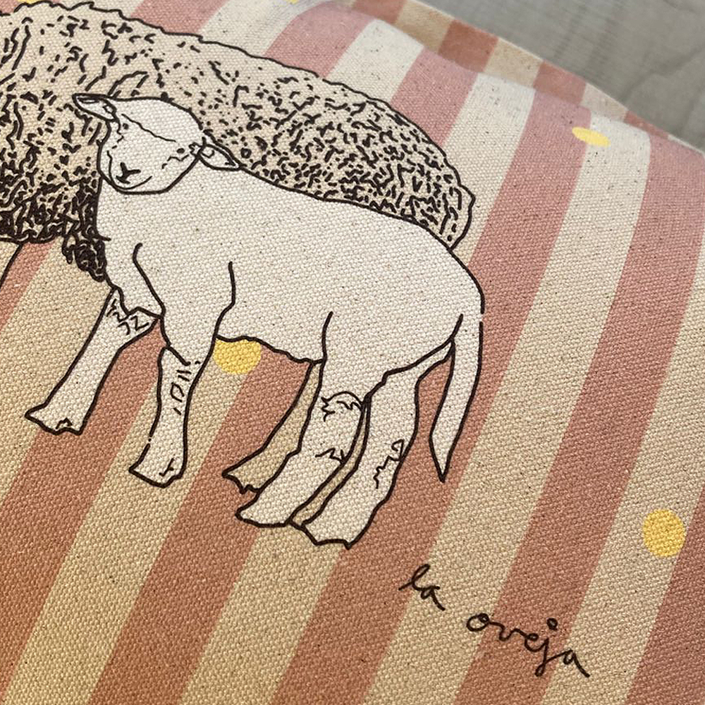 Funda de cojín Oveja Diseño Puntos Rosa - Imagen 3
